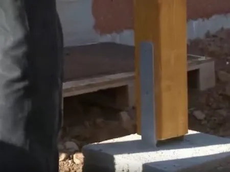 Le montage du poteau